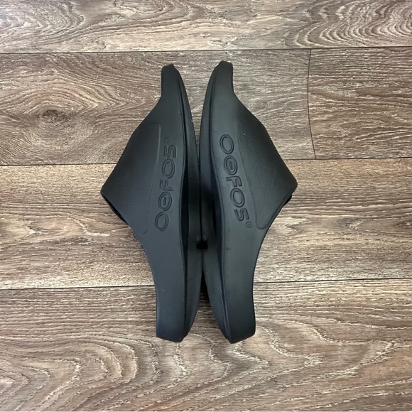 Oofos Ooahh Matte Black M7 W9 Sport Flex Slide Recovery Adjustable Hook & Loop - Picture 7 of 11